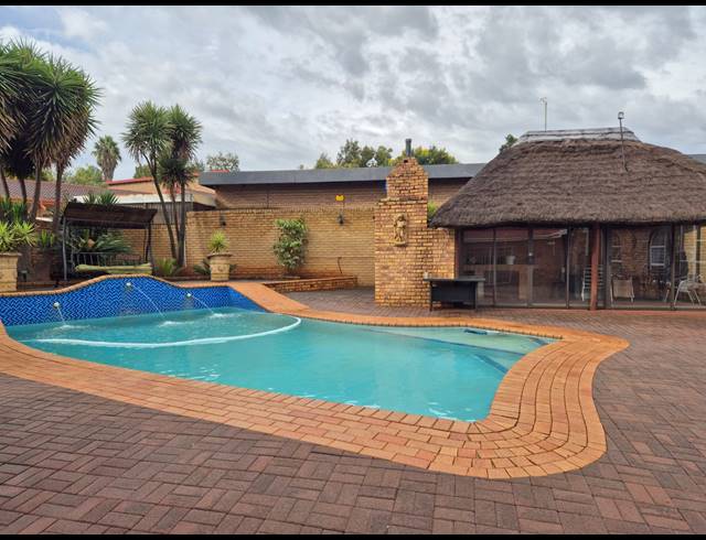 4 BEDROOM HOUSE FOR SALE IN VANDERBIJLPARK SE 3